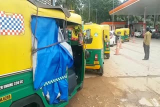 CNG  CNG Shortage  CNG Shortage and Autorikshaw workers Crisis  Thiruvananthapuram Latest news  Thiruvananthapuram  CNG shortage in Thiruvananthapuram  Autorikshaw  Autorikshaw workers  സിഎന്‍ജി ക്ഷാമം  സിഎന്‍ജി ക്ഷാമം രൂക്ഷം  ഓട്ടോറിക്ഷാത്തൊഴിലാളികൾ  കംപ്രസ്ഡ് നാച്വറൽ ഗ്യാസിന്‍റെ ക്ഷാമം  കംപ്രസ്ഡ് നാച്വറൽ ഗ്യാസ്  സിഎൻജി  സവാരി  പ്രതിസന്ധിയിലായി ഓട്ടോറിക്ഷാത്തൊഴിലാളികൾ  ഇന്ധനം  കൊച്ചുവേളി