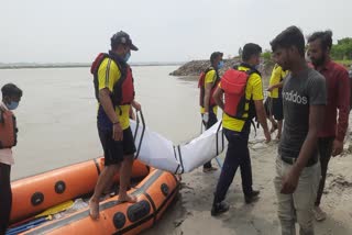body of a young man who was murdered 6 days ago and thrown into the Ganges was recovered
