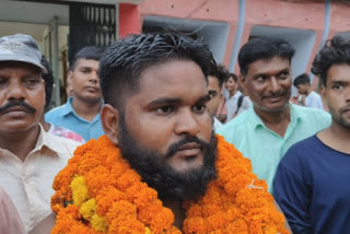 Haryana youth broke 211 coconuts in 1 minute 25 seconds, prepares for world record