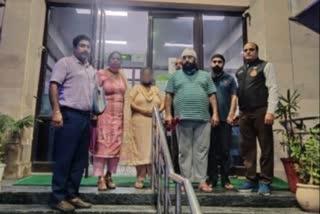 family arrested for bank fraud delhi