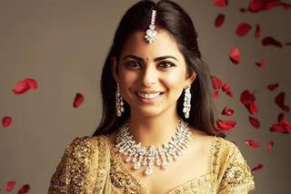 Mukesh Ambani Introduces Daughter Isha Ambani As the New Leader Of Reliance Retail Business