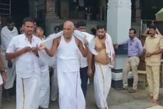 Mla shivalingegowda visits dharmasthala