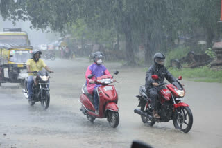 മഴ മുന്നറിയിപ്പ്  കേരള മഴ മുന്നറിയിപ്പ്  കേന്ദ്ര കാലാവസ്ഥ വകുപ്പ്  യെല്ലോ അലര്‍ട്ട്  kerala weather updates  kerala rain alert  rain alert