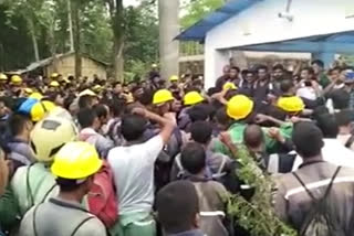 workers protest at numaligarh oil refinery