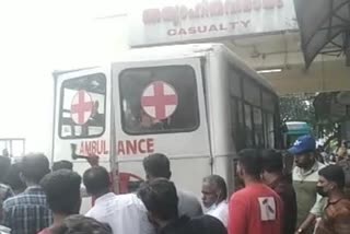 Kerala Man dies inside ambulance