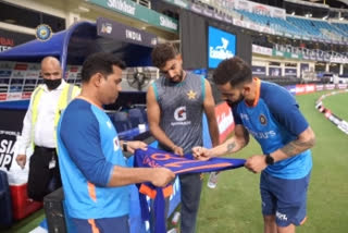 Virat Kohli gifts signed India jersey to Haris Rauf