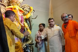 suvendu-adhikari-stands-with-panihati-councilor-meenakshi-dutta