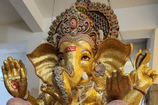 Gold Vinayaka is attracting a huge number of devotees in Andhra Pradesh