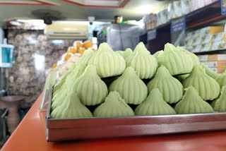variety-of-modak-is-main-attraction-in-midnapore-ganesh-puja
