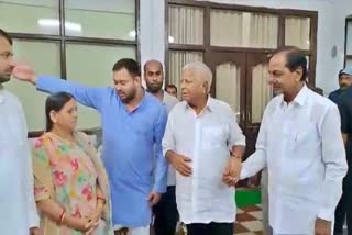 K Chandrashekhar Rao meets Rabri Devi