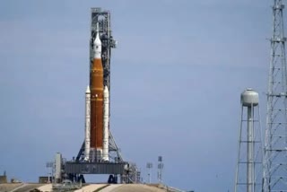 NASA AIMS FOR SATURDAY LAUNCH OF NEW MOON ROCKET TAKE 2