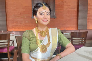 Gujarati actress in South indian attire