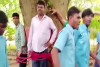 Teacher Beaten By Students in Jharkhand over poor marks in exam