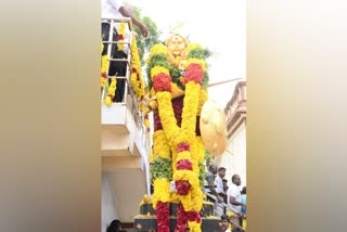 freedom fighter Puli Thevar  Puli Thevar  birthday of freedom fighter Puli Thevar  307th birthday of freedom fighter Puli Thevar  Puli Thevar birthday celebration  thenkasi news  thenkasi latest news  சுதந்திர போராட்ட வீரர்  சுதந்திர போராட்ட மாவீரர் பூலித்தேவன்  பூலித்தேவன் 307வது பிறந்தநாள்  பூலித்தேவன் 307வது பிறந்தநாள் விழா  பூலித்தேவரின் பிறந்தநாள்  ஆங்கிலேயரை விரட்டிய மாவீரருக்கு பிரந்தநாள்  மாலை அணிவித்து மரியாதை