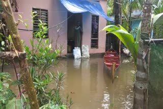 ALAPPUZHA  KUTTANAD FLOOD  RAIN UPDATE  HEAVY RAIN  ആലപ്പുഴ  കനത്ത മഴ  കുട്ടനാടൻ മേഖല  വെള്ളപ്പൊക്ക ഭീഷണിയിൽ  WEATHER UPDATE ALAPPUZHA