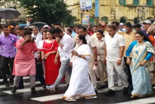 CM Mamata Banerjee takes out a rally