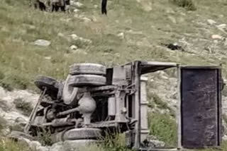 oil tanker fell into ditch in Gramphu