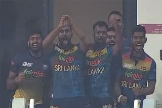 cricketers nagini dance