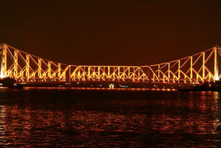 Historical Howrah Bridge AT Glance