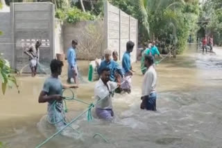 கொள்ளிடம் ஆற்றில் ஐந்தாவது நாளாக தொடரும் வெள்ளப்பெருக்கு; சாலை போக்குவரத்து துண்டிப்பு