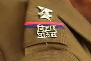 पुलिस टीम पर हमला