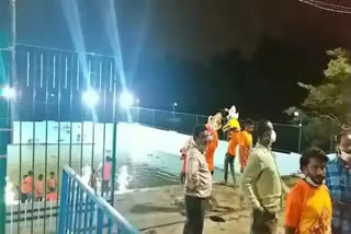 Immersion of Ganesha idols suspended in Yediyur Lake in Bengaluru