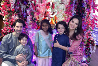 Sunny Leone,Sunny Leone ganesh chaturthi,ganesh chaturthi 2022,bollywood celebs ganesh chaturthi,Sunny leone Family is everything,ಬಾಲಿವುಡ್ ನಟಿ ಸನ್ನಿ ಲಿಯೋನ್,ಸನ್ನಿ ಲಿಯೋನ್ ಫೋಟೋಗಳು,ಸನ್ನಿ ಲಿಯೋನ್ ಗಣೇಶ ಚತುರ್ಥಿ,ಕುಟುಂಬ ಸಮೇತ ಗಣೇಶ ಚತುರ್ಥಿ ಆಚರಿಸಿದ ಸನ್ನಿ ಲಿಯೋನ್,ಸನ್ನಿ ಲಿಯೋನ್ ದಿನಚರಿ