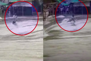 Video shows man drowining in Jharkhand river