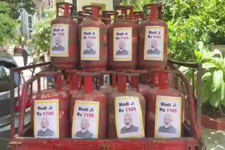 Modi photo on LPG cylinder