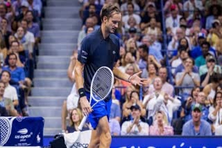 US Open  Daniil Medvedev crashes out  Daniil Medvedev  Nick Kyrgios  Daniil Medvedev vs Nick Kyrgios  നിക്ക് കിര്‍ഗിയോസ്  ഡാനിൽ മെദ്‌വദേവ്  യുഎസ് ഓപ്പൺ