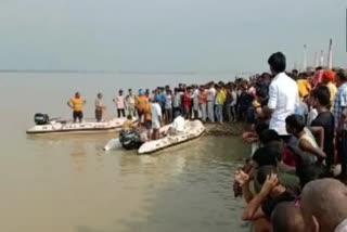 ബിഹാറില്‍ ബോട്ടപകടം  Boat accident in Bihar  അപകടം  പട്‌ന  ഗംഗാനദി  ഗംഗാനദിയില്‍ ബോട്ടപകടം  ദേശീയ വാര്‍ത്തകള്‍  bharat news updates  national news  news updates in india  ദനാപൂര്‍ മേഖല  ദനാപൂര്‍ മേഖല