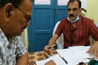 doctor providing free services to patients in sambalpur