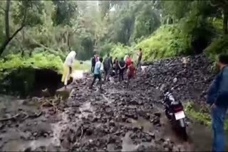 debris of mountain fell in Jwaleswar road