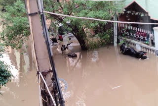 Heavy torrential rainfall In Bengaluru,Heavy Rain In Bengaluru,Bengaluru Rains LIVE,Traffic Jam In Bengaluru,Heavy torrential rainfall In Bengaluru,ಬೆಂಗಳೂರಲ್ಲಿ ಭಾರಿ ಮಳೆ,ದಾಖಲೆಯ ಮಳೆ,ಬೆಂಗಳೂರಿನಲ್ಲಿ ಮಳೆ ಪ್ರಮಾಣ,ಬೆಂಗಳೂರಲ್ಲಿ ಟ್ರಾಫಿಕ್​ ಜಾಮ್​