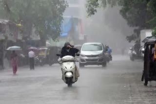 heavy rainfall in kerala  red alert in three district  rain in kerala  rain news today  rain  latest rain news  rain news  rain updation  അതിശക്തമായ മഴയ്‌ക്ക് സാധ്യത  അതിശക്തമായ മഴ  മൂന്ന് ജില്ലകളില്‍ റെഡ് അലേര്‍ട്ട്  മഴ മുന്നറിയിപ്പ്  മഴ വാര്‍ത്തകള്‍  ഏറ്റവും പുതിയ മഴ വാര്‍ത്തകള്‍  ഇന്നത്തെ പ്രധാന വാര്‍ത്തകള്‍  ഏറ്റവും പുതിയ വാര്‍ത്തകള്‍