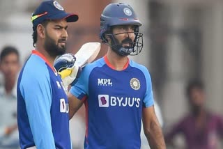 Asia cup  Robin Uthappa on Dinesh Karthik  Robin Uthappa  Dinesh Karthik  Rishabh Pant  Uthappa on Rishabh Pant  Uthappa pick Dinesh Karthik than Rishabh Pant  ഏഷ്യ കപ്പ്  റിഷഭ്‌ പന്ത്  റോബിന്‍ ഉത്തപ്പ  റിഷഭ്‌ പന്തിനെക്കുറിച്ച് റോബിന്‍ ഉത്തപ്പ  Uthappa feels Karthik suited in India s T20 setup