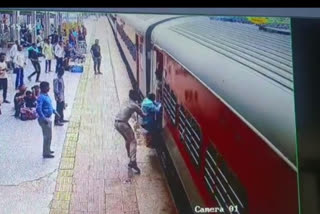 passenger fell from moving train