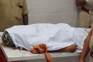 old man was stabbed and died in kottayam  dispute over a person who was brought to work  old man killing in kottayam  kottayam old man death  old man death in kottayam  kottayam latest crime news  latest news in kottayam  kottayam news today  ജോലിയ്ക്കായി എത്തിച്ച ആളെച്ചൊല്ലിയുണ്ടായ തർക്കം  കുത്തേറ്റ വയോധകന്‍ കൊല്ലപ്പെട്ടു  വയോധികർ തമ്മിലുണ്ടായ വാക്കേറ്റവും  ഏറ്റുമാനൂരിനു സമീപം കട്ടച്ചിറയിൽ  കൊലപാതകത്തില്‍ കലാശിച്ച തര്‍ക്കം  എം കെ കുഞ്ഞുമോന്‍റെ മരണം  വയോധികർ തമ്മിലുണ്ടായ വാക്കുതര്‍ക്കം  കോട്ടയം വയോധകന്‍റെ കൊലപാതകം  കോട്ടയം ഏറ്റവും പുതിയ വാര്‍ത്ത  കോട്ടയം ഇന്നത്തെ പ്രധാന വാര്‍ത്ത