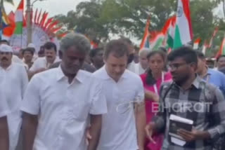 Bharat Jodo Yatra: பாதயாத்திரையில் மறைந்த மாணவி அனிதாவின் குடும்பத்தாரைச் சந்தித்த ராகுல் காந்தி..!