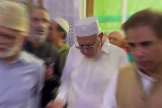 Farooq Abdullah Visits Makhdoom Sahab Shrine