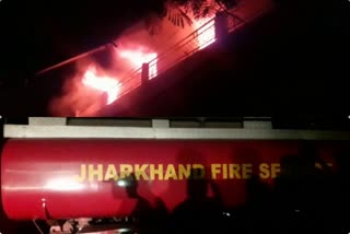 http://10.10.50.75//jharkhand/09-September-2022/jh-pal-01a-fire-in-showroom-feed-7203481_09092022031352_0909f_1662673432_287.jpg