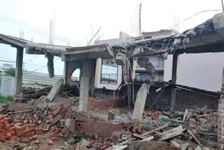 kalaburagi-building-demolition-by-criminals