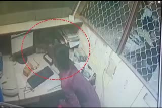 robbery in mathura District Cooperative Bank