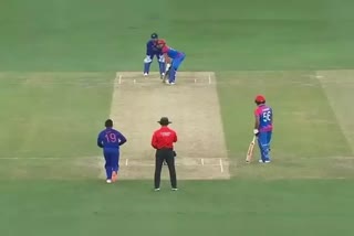 Dinesh Karthik Bowling