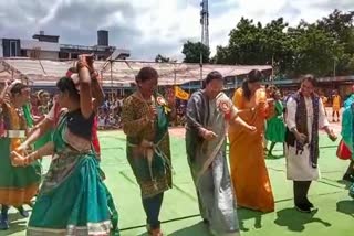 बालोद में मंत्री और विधायक ने जमकर किया डांस