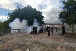 Royal gun salutes of 96 rounds