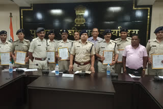 Dumka SP honored policemen