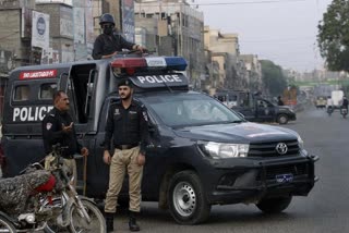 Polio vaccination team attacked in Pakistan, policemen killed