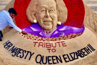 Sudarsan Pattnaik pays sand art tribute to Queen Elizabeth II