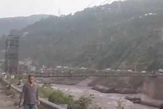 Movement of Vehicles on Jhula Bridge